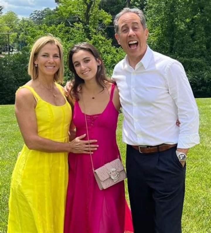 Sascha Seinfeld Height, Weight, Net Worth, Age, Wiki, Who, Instagram