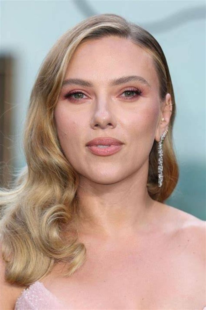 Scarlett Johansson | Bio, Age, Net Worth, Relationship, Career Scarlett Johansson