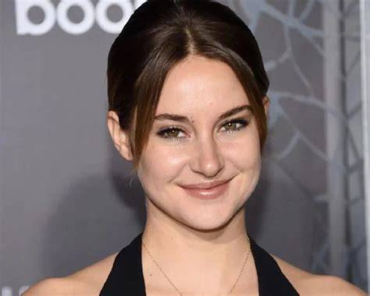 Shailene Woodley Net Worth, Wealth, and Annual Salary 2 Rich 2 Famous
