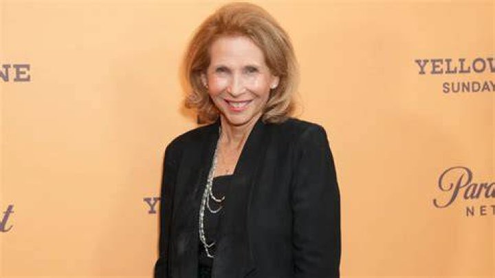 Shari Redstone Bio, Age, Net Worth, Politics, Husband, Daughter, Father