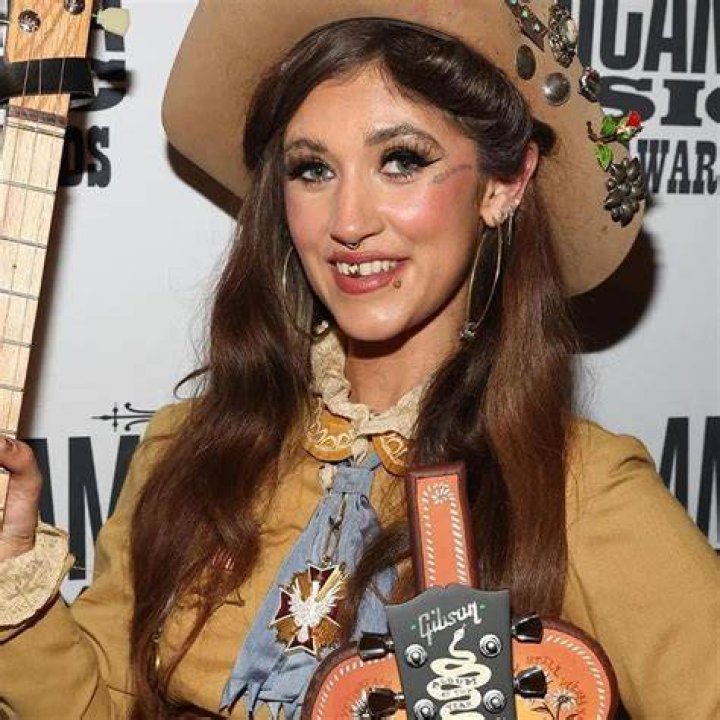 Sierra Ferrell (Folk Singer) Age, Birthday, Bio, Facts, Family, Net