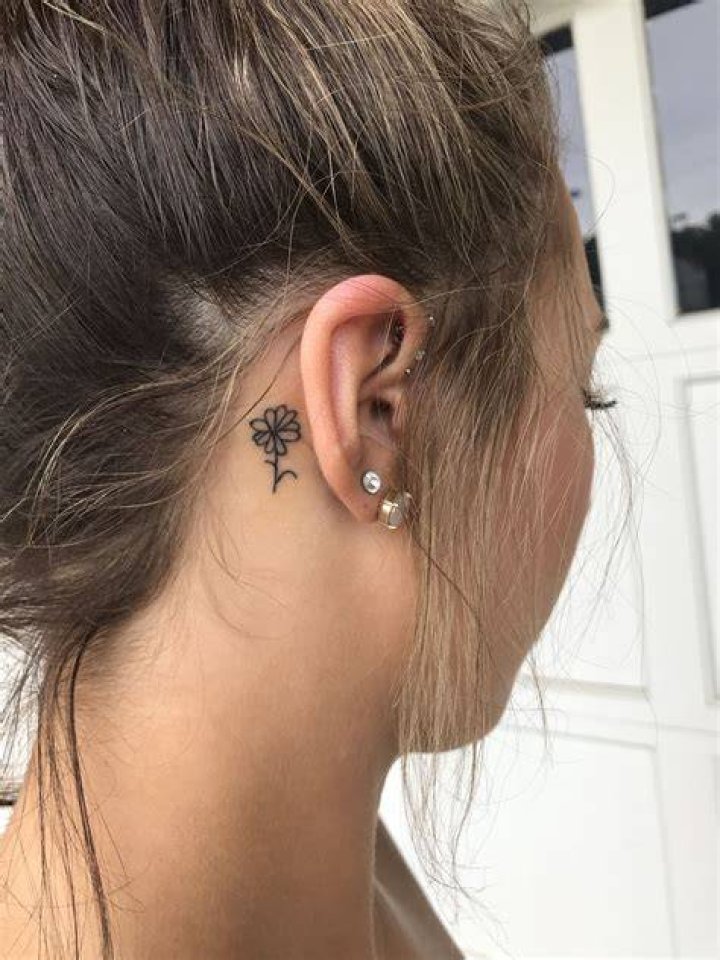 Simple Flower Tattoo Behind Ear Behind ear tattoos, Behind ear tattoo