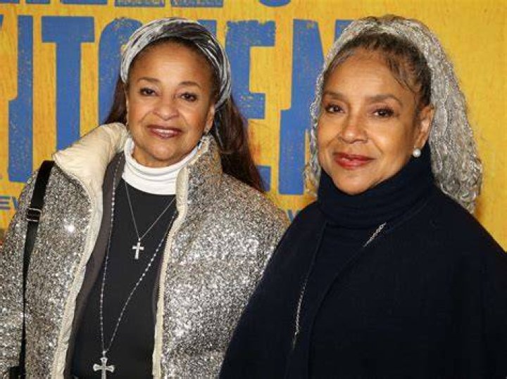 Sisters Debbie Allen and Phylicia Rashad Sing & Dance While Spending