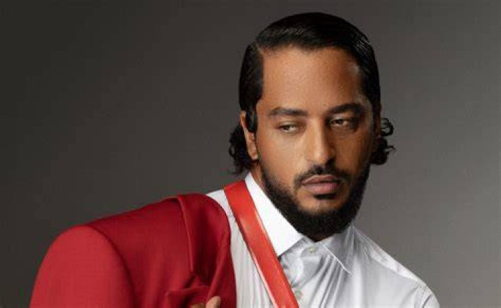 Slimane First "posed" photo with his daughter, he reveals part of the