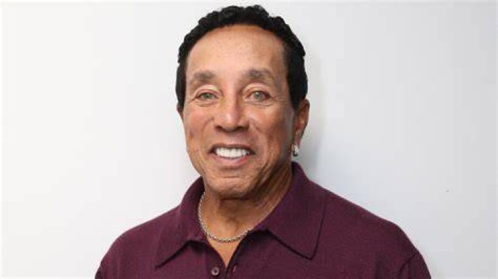 Smokey Robinson Bio, Wiki, Age, Songs, Wife, Cruisin, Net Worth, Young, The Miracles and Really Gonna Miss You