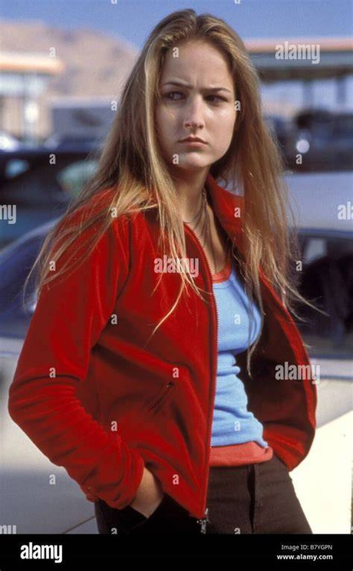 (SS3269032) Movie picture of Leelee Sobieski buy celebrity photos and