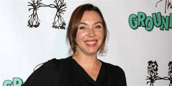 Stephanie Courtney Net Worth | BlogPaper