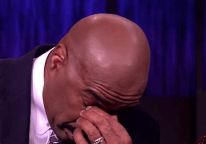 Steve Harvey gets emotional about mom