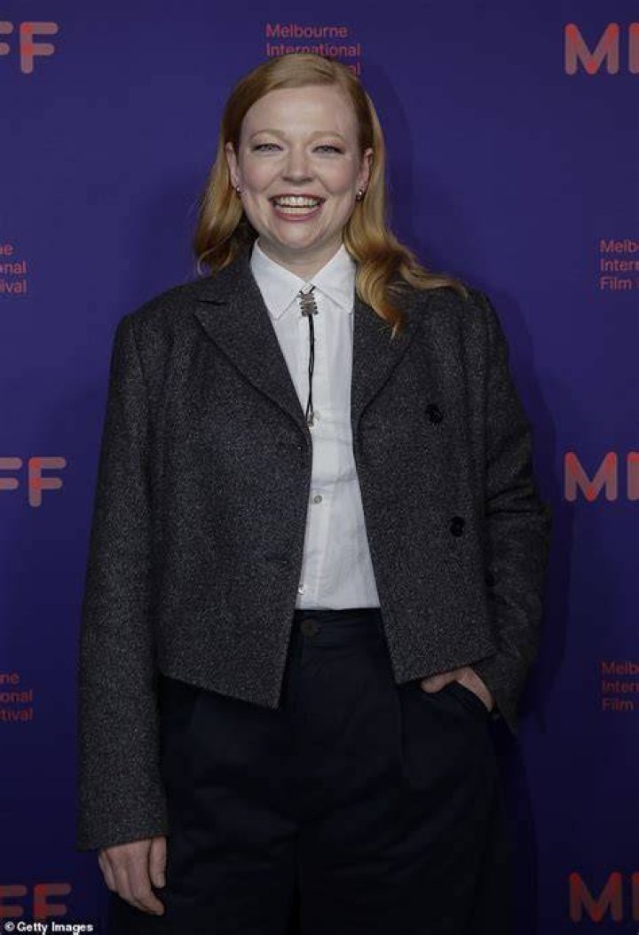 Succession Star Sarah Snook Is Pregnant, Debuts Baby Bump at Season 4