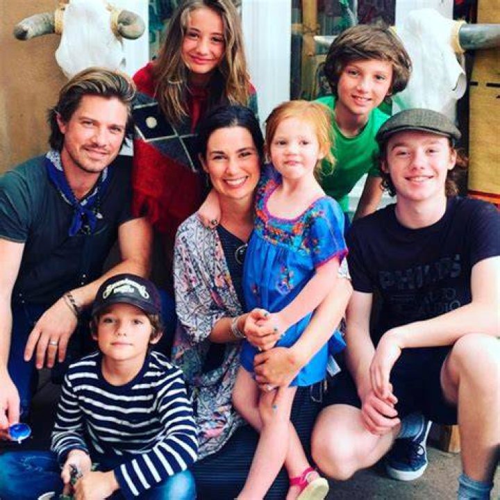 Taylor Hanson Expecting Sixth Child With Wife Natalie E! News UK