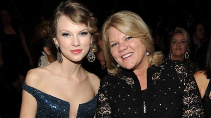 Taylor Swift Reveals Her Mom's Cancer Is Back Gossip Hill Blog