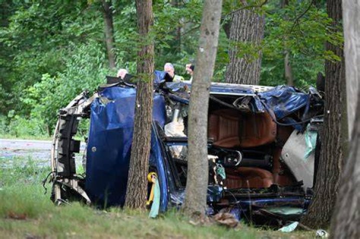 teen dies after SUV was hit on the way to see Christmas lights