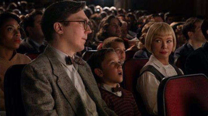 The Fabelmans Review: Steven Spielberg Takes a Sweet, Heavily Filtered Selfie of His For