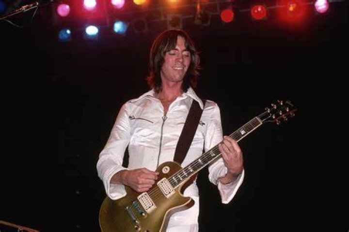 The Story Of Tom Scholz And The Fortune He Earned From Boston&rsquo;s Self
