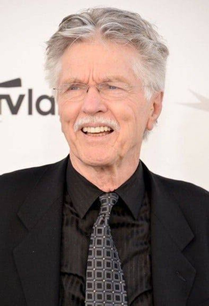 Tom Skerritt Bio, Net Worth, Age, Wife, Career, Family, Height, Wiki
