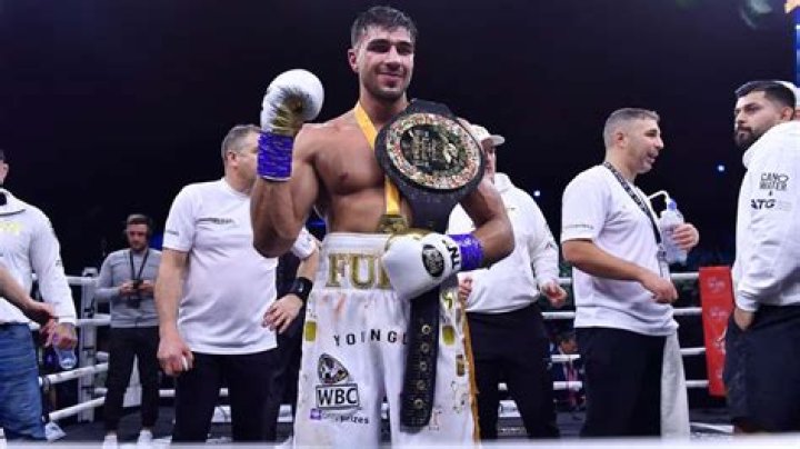 Tommy Fury Boxing Record, Net Worth, Age, Height, Mum, Instagram