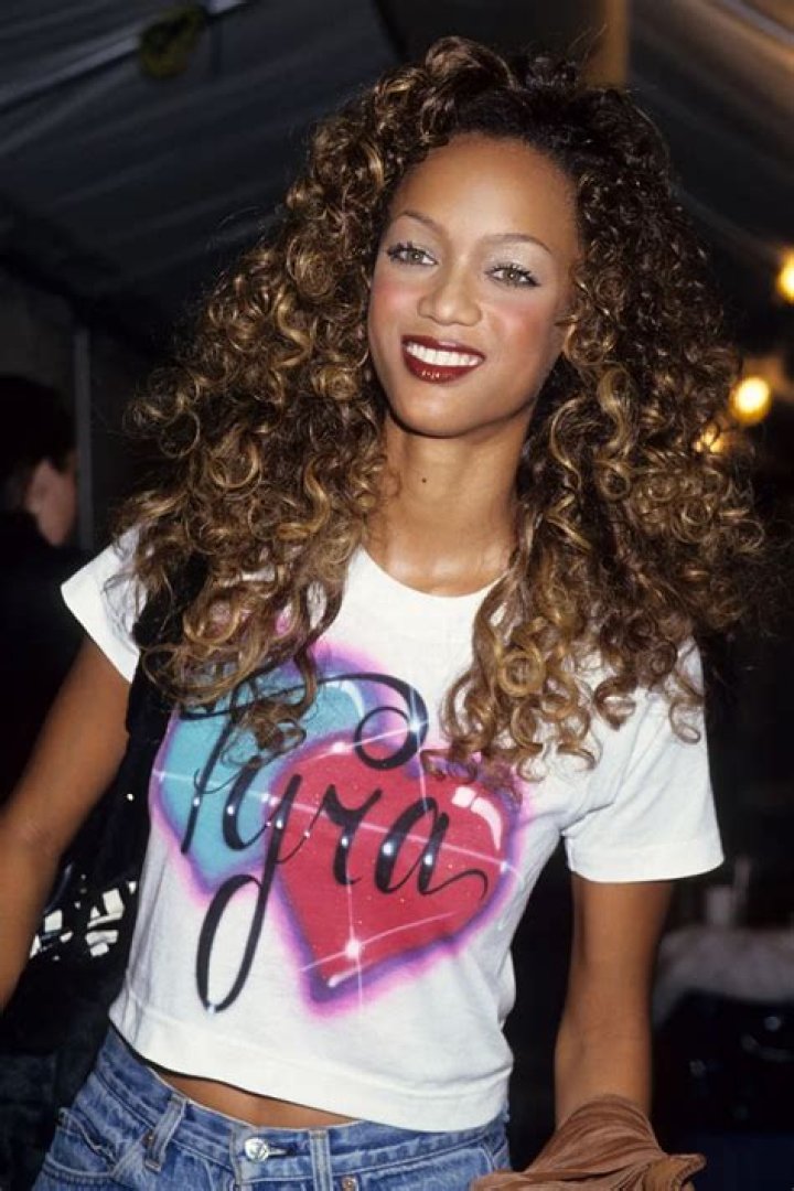 Tyra Banks Lookbook Throwback 90s Fashion Photos Grunge Outfits, High