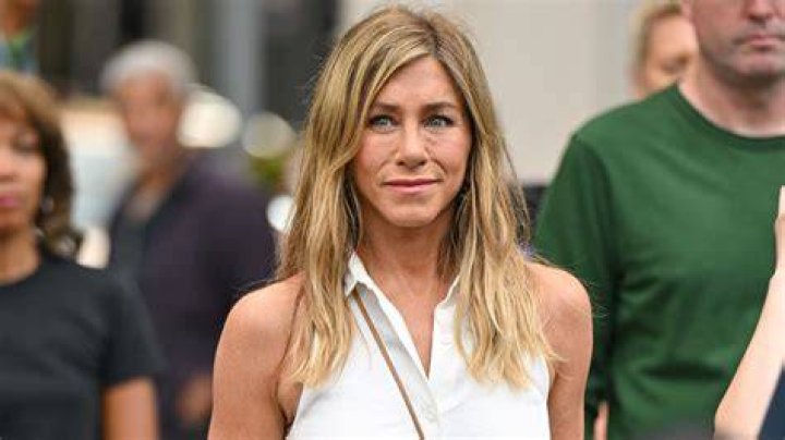 Unlock The Secret To Jennifer Aniston's Unstoppable Confidence