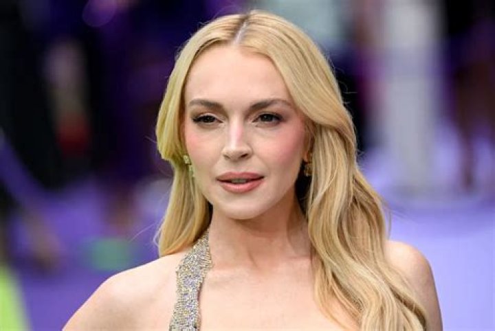 Unveiling The Secrets Of The "Lindsay Lohan Bra" Trend: Discoveries And Insights