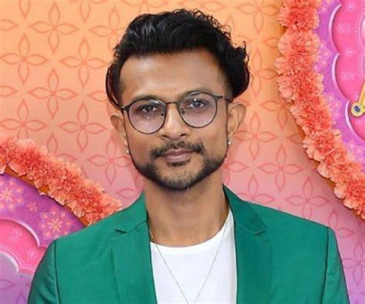 Utkarsh Ambudkar Biography Facts, Childhood, Family Life & Achievements