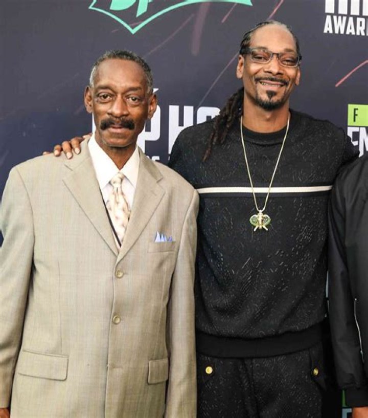 Vernell Varnado, Snoop Dogg, and Cordell Broadus attend the BET Hip