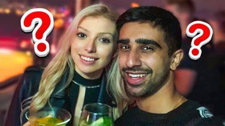 Vik Sidemen Girlfriend Ellie Harlow – Is Vikkstar123 Engaged To His Gf?