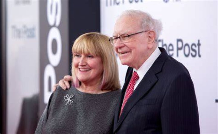 Warren Buffett chi &egrave; Astrid Menks, la moglie WSI