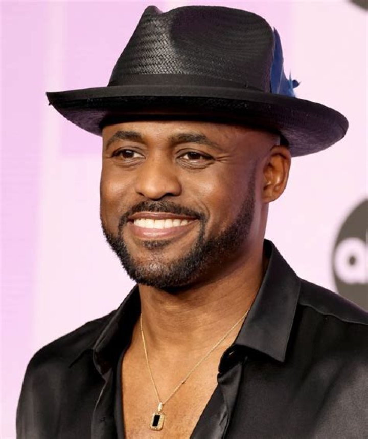 Wayne Brady puts on razzledazzle at Daytime Emmys