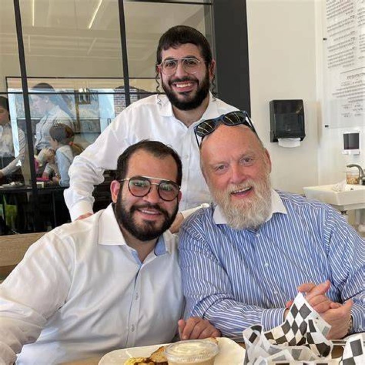 What happened to Michoel Schnitzler? Tributes pour in as legendary