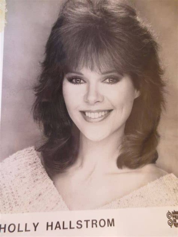 What is Holly Hallstrom doing today? Is she died? Net Worth