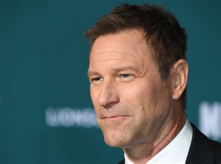 Where is Aaron Eckhart today? Wife, Net Worth, Dating, Married
