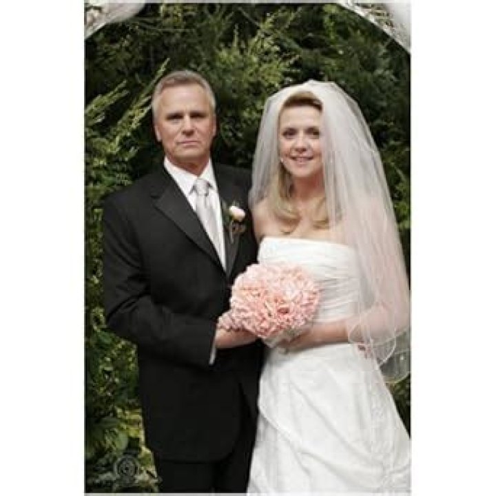 Who Is Amanda Tapping Married To? Uncover The Truth