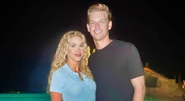 Who is Hunt Block Dating Now