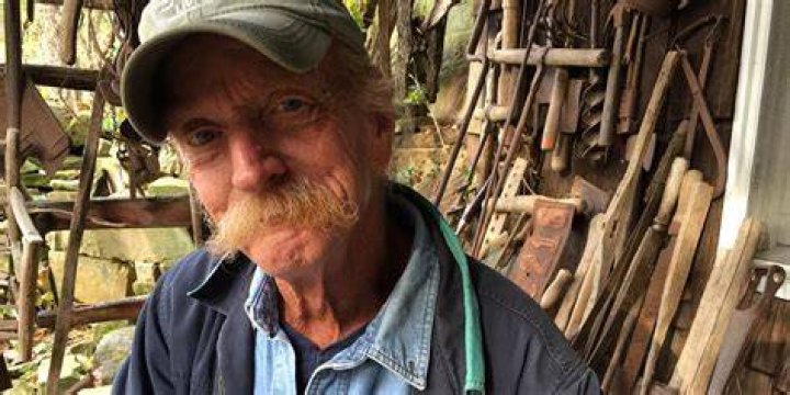 Who is Johnny Jett on "Barnwood Builders"? Wife, Net Worth