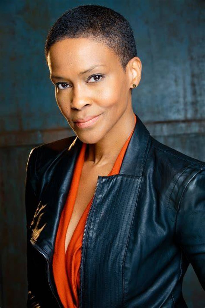 Who is Kim Hawthorne Dating Now