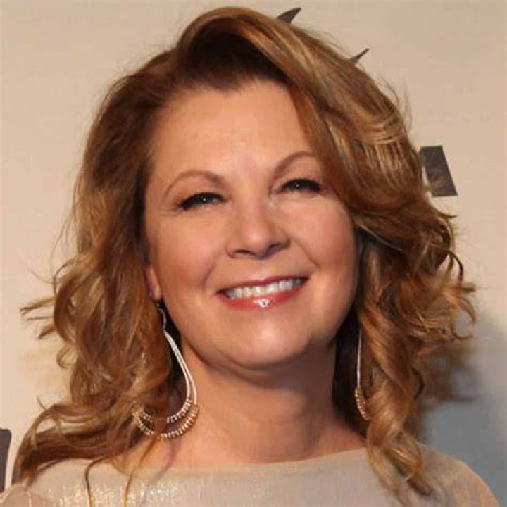 Who is Patty Loveless Dating Now