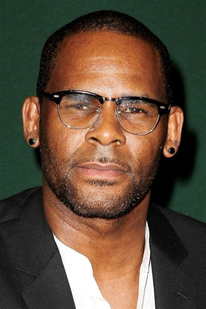 Who was R Kelly's mother, Joanne Kelly? The US Sun
