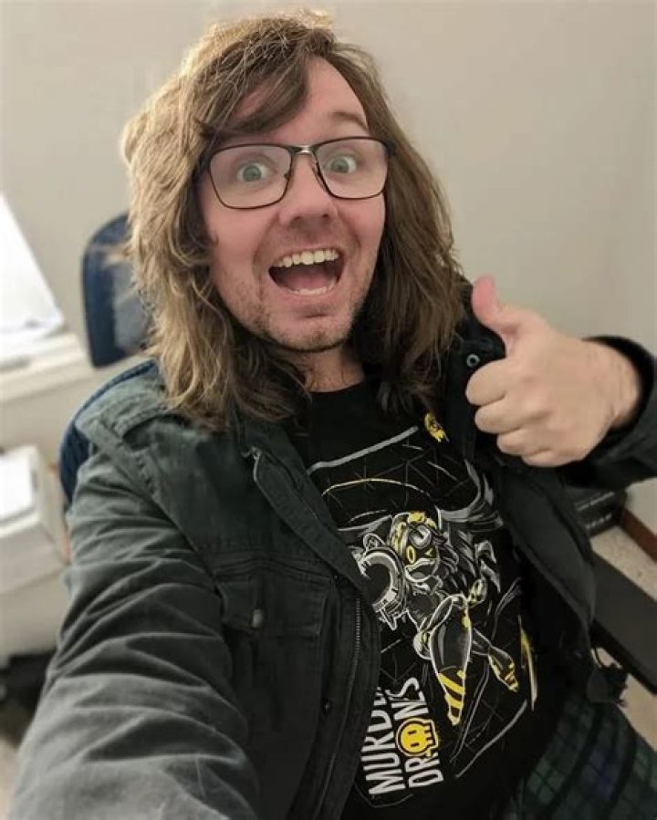 Wiki, Bio, Age, Height, Voice Actor, Ethnicity, Net Worth ·