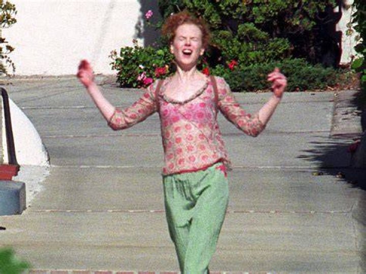 Woman recreates Nicole Kidman&rsquo;s iconic 2001 photograph to celebrate her
