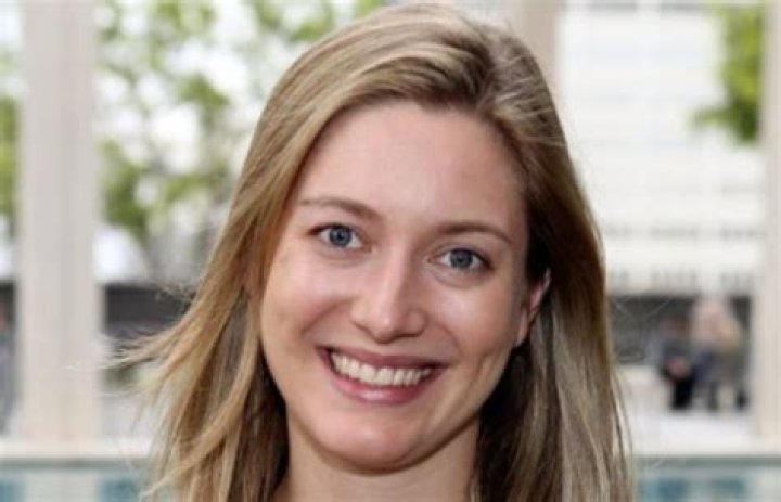 Zoe Perry Age, Height, Weight, Mother, Parents, Net Worth